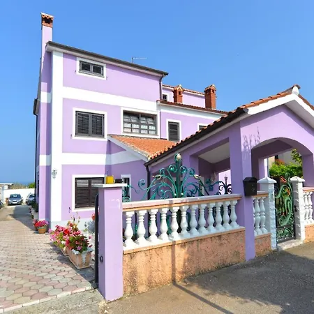 Fuer 6 Personen Ca 100 Qm In Peroj, Istrien Istrische Riviera Apartment